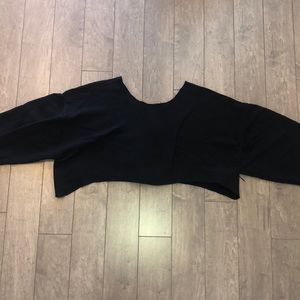 Cropped black sweatshirt oversized